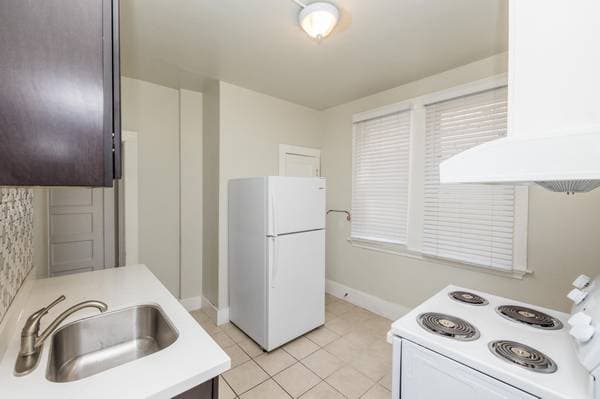 2BR/1BA Apartment on 11th Street · Oakland photo 3