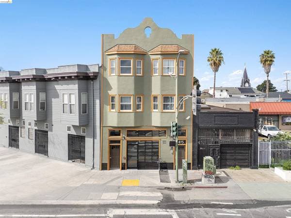 2BR/1BA Apartment on San Pablo · Oakland photo 1