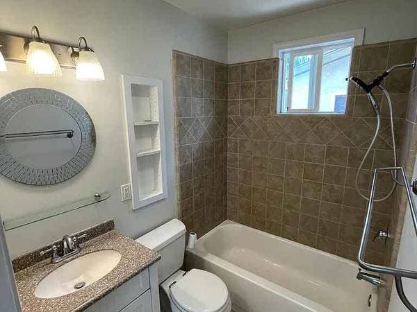 2BR/1BA Duplex · Santa Clara photo 2