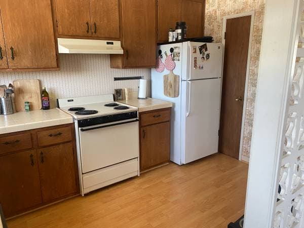2BR/2BA Apartment · San Carlos photo 4