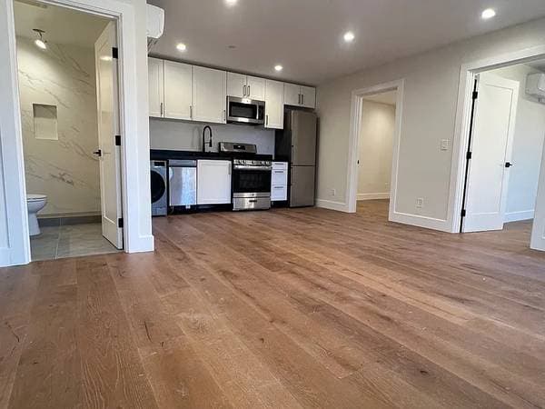Stylishly Updated 2‑bed, 2‑bath Home - Private Garage photo 2