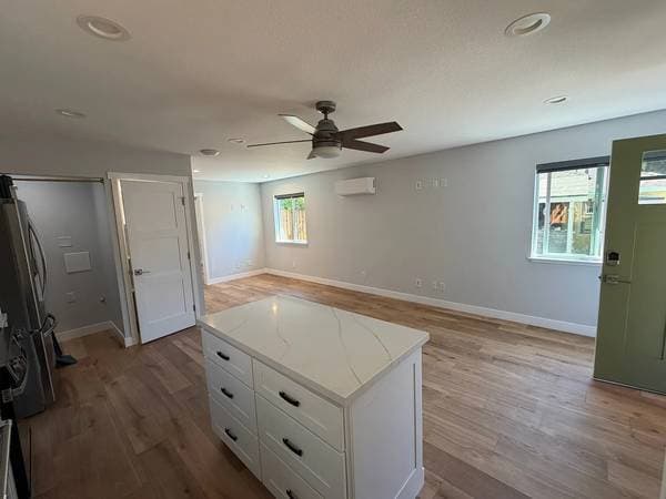 Modern Concord Townhouse 3/2.5 near BART  Downtown photo 5