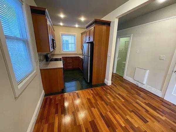 1BR/1BA Single Family House · San Francisco photo 2