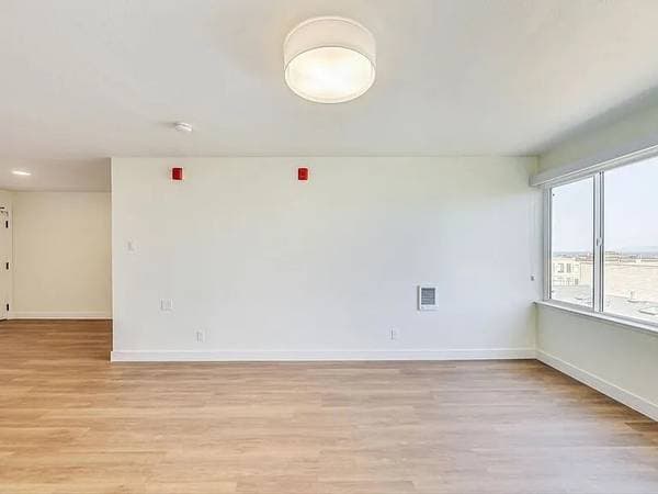 3BR/1BA Single Family House on Wawona St · San Francisco photo 2