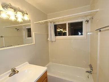 1BR/1BA Apartment · Astoria photo 3