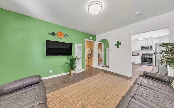 2BR/1BA Apartment on 82nd Ave · Oakland photo 1