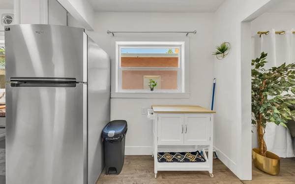 2BR/1BA Apartment on 82nd Ave · Oakland photo 3