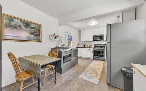2BR/1BA Apartment on 82nd Ave · Oakland photo 5