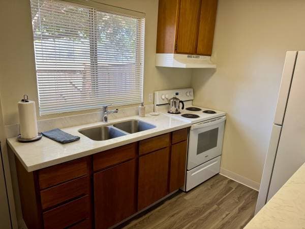 2BR/2BA Townhouse · Cotati photo 4