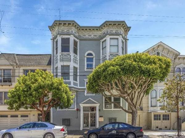 1BR/1BA Apartment on Greenwich St · San Francisco photo 1