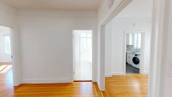 2BR/1BA Apartment on Lyon St · San Francisco photo 3