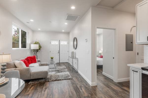 2BR/2BA Single Family House on Evans Ave · Fremont photo 2