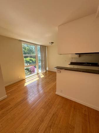 2BR/2BA Apartment on Cedar St · Berkeley photo 2