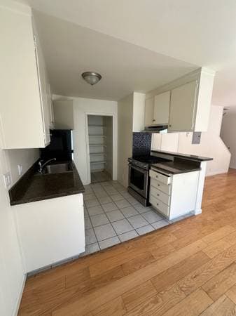 2BR/2BA Apartment on Cedar St · Berkeley photo 5