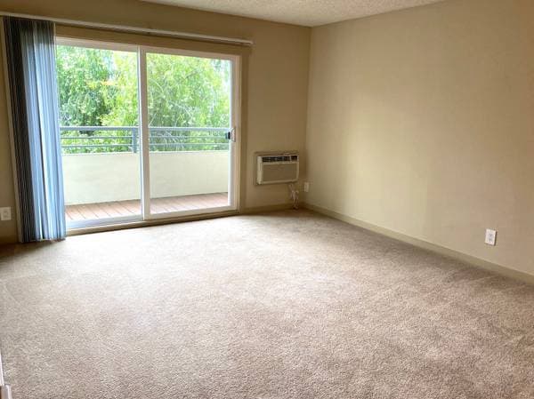 1BR/1BA Apartment on Creekside Drive · Walnut Creek photo 4