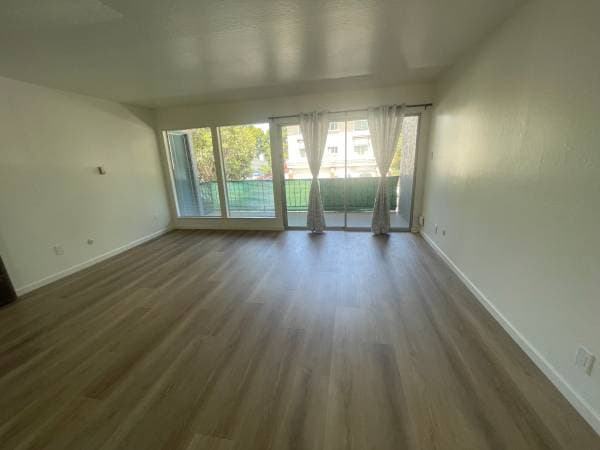 Apartments on 7th Avenue · Oakland photo 3