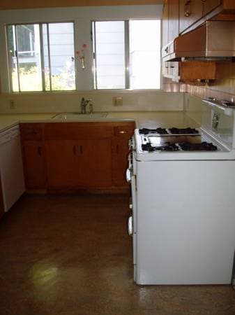 2BR/1BA Single Family House on Entrada Ave · Oakland photo 4