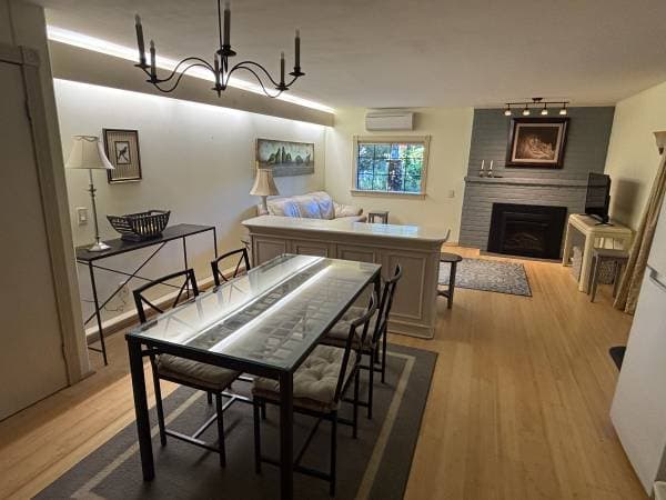 2BR/1BA Single Family House · Glen Ellen photo 4