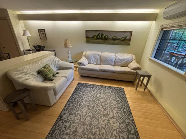 2BR/1BA Single Family House · Glen Ellen photo 5