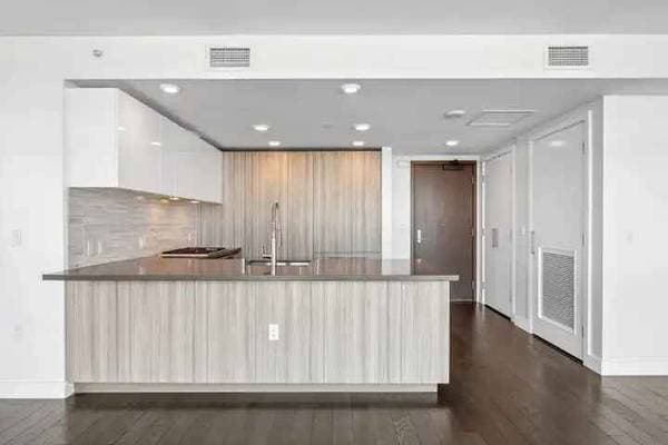 2BR/2BA Condo on Long Bridge St · San Francisco photo 1