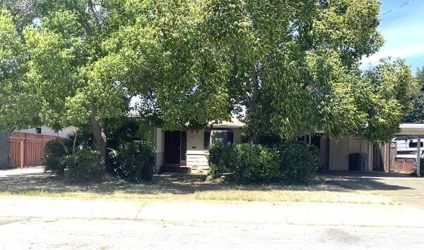 4BR/2BA Single Family House on S Genevieve Lane · San Jose photo 1