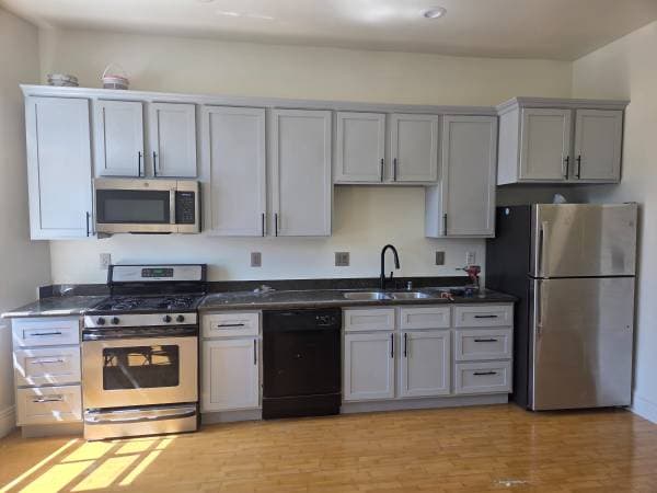 3BR/2BA Condo on Telegraph Ave · Berkeley photo 1