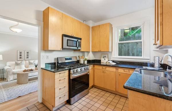 1BR/1BA Condo · Berkeley photo 5