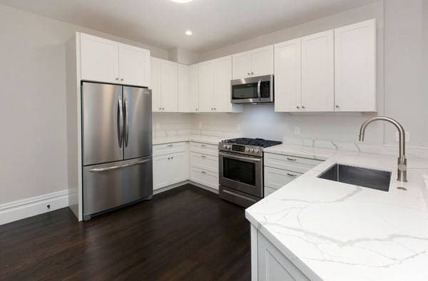 3BR/2BA Apartment · San Francisco photo 2