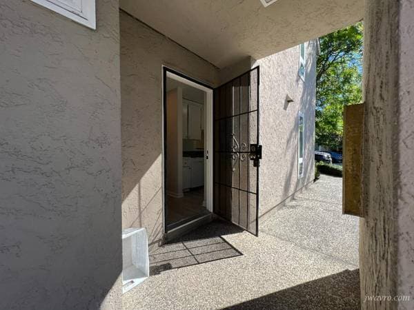 2BR/1BA Apartment · Redwood City photo 2