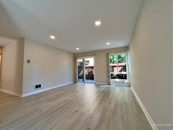2BR/1BA Apartment · Redwood City photo 3