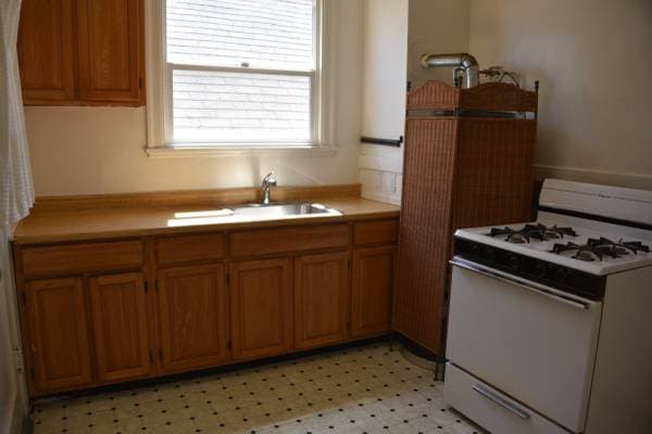 1BR/1BA Apartment on 5th Avenue · Oakland photo 4