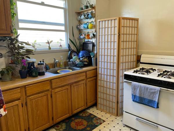 1BR/1BA Apartment on 5th Avenue · Oakland photo 5
