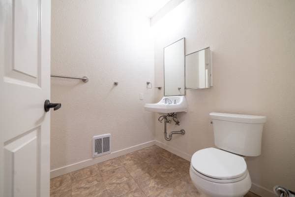 2BR/1BA Apartment on Dwight · Berkeley photo 3