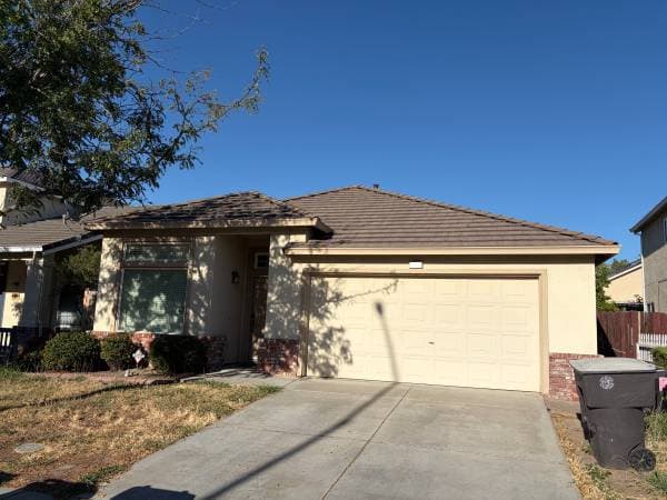 3BR/2BA Single Family House · Tracy photo 1