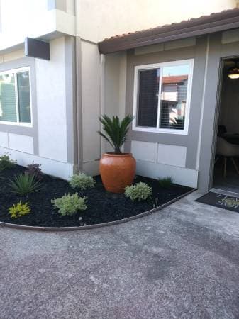 2BR/2BA Townhouse · Vineburg photo 1