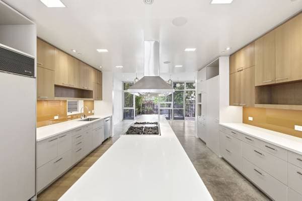 1076 S Van Ness Avenue, San Francisco (Single Family) photo 3