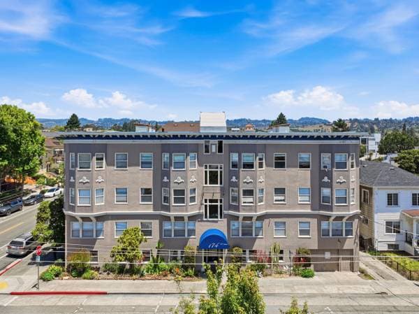 0BR/1BA Apartment on 41st · Oakland photo 3