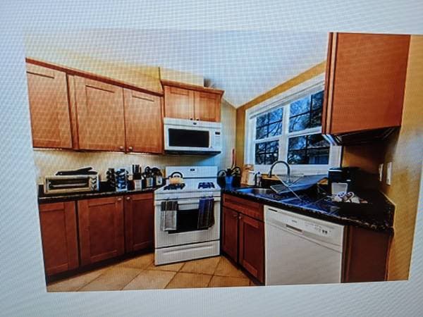 1BR/1BA Single Family House · San Mateo photo 2