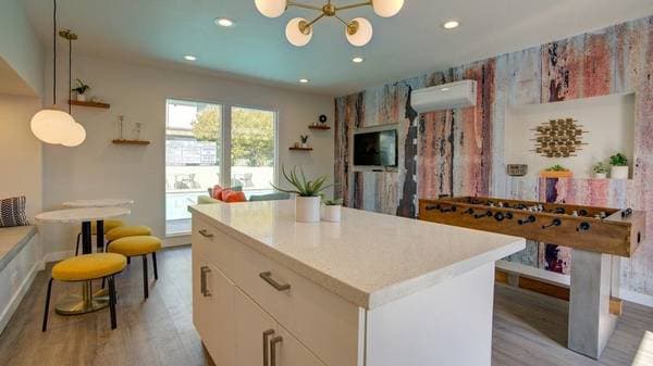 2BR/2BA Apartment on Fairfield Avenue · Fairfield photo 3