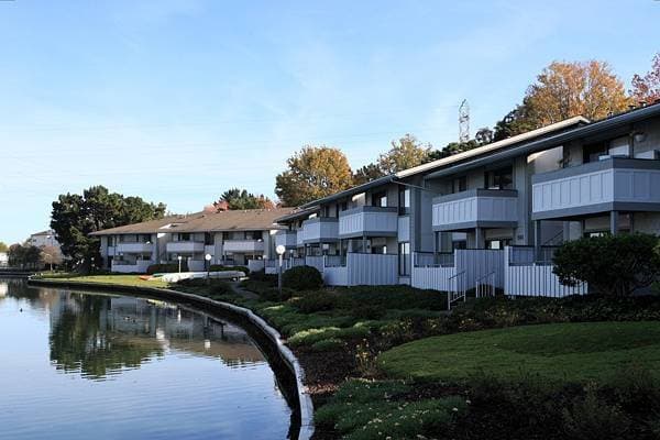 2BR/1BA Apartment on Catamaran Street · San Mateo photo 2