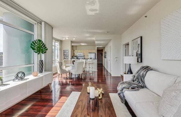 1BR/1BA Apartment · Oakland photo 3