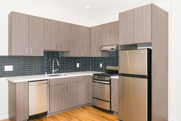 1BR/1BA Apartment on Judah · San Francisco photo 2