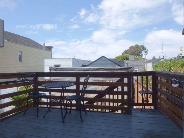 1BR/1BA Apartment on Green Street · San Francisco photo 5
