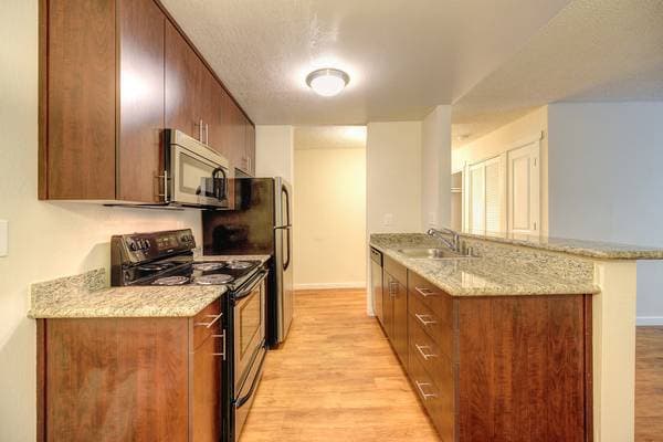 1BR/1BA Apartment on Creekside Drive · Walnut Creek photo 2
