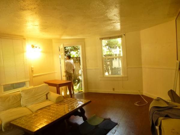 3BR/2BA Flat on Claremont Ave · Oakland photo 2
