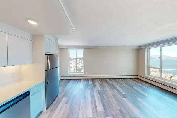 1BR/1BA Apartment on King St · San Francisco photo 3
