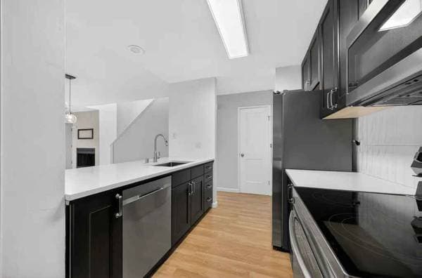 2BR/2BA Apartment on The Alameda · Santa Clara photo 2
