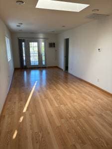 2BR/1BA Apartment · Martinez photo 1