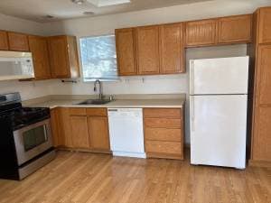 2BR/1BA Apartment · Martinez photo 2