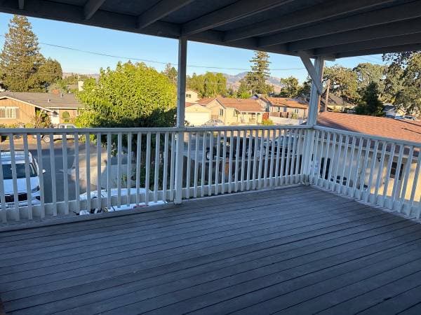 2BR/1BA Apartment · Martinez photo 5
